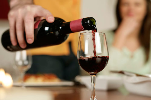 Mẹo phân biệt rượu vang thật và rượu vang giả chuẩn nhất từ các chuyên gia