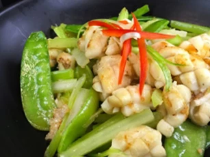 Chỉ cần làm thêm 1 bước khi xào cần tây, đảm bảo món ăn giòn ngon, không bị nát