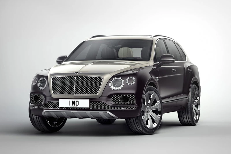 2. Bentley Bentayga Mulliner (giá khởi điểm: 245.500 USD).