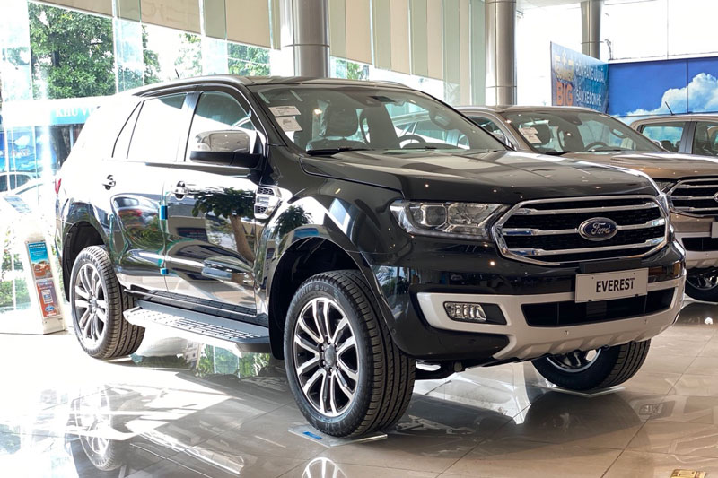 Nhiều hãng xe giảm giá để kích cầu, nên mua ngay hay chờ sang 2021?