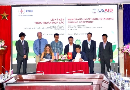 Đại diện Cơ quan Phát triển Quốc tế Hoa Kỳ (USAID) và T