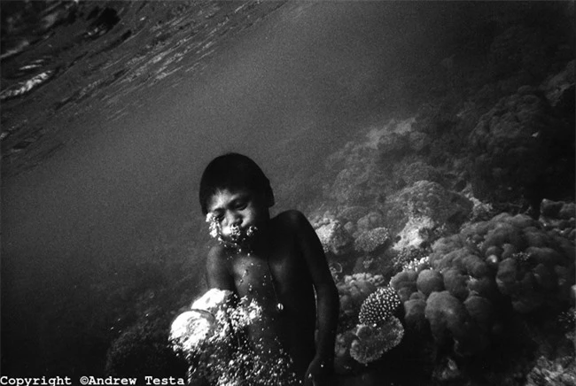Trẻ em tộc "người cá" bí ẩn ở Thái - 17