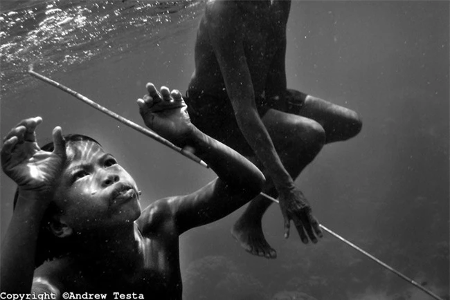 Trẻ em tộc "người cá" bí ẩn ở Thái - 18
