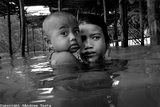 Trẻ em tộc "người cá" bí ẩn ở Thái - 20