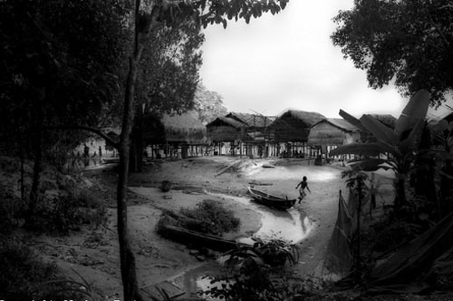 Ảnh hiếm: Trẻ em của tộc "người cá" bí ẩn ở Thái Lan