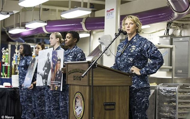 Mỹ có nữ chỉ huy tàu sân bay hạt nhân đầu tiên - ảnh 3