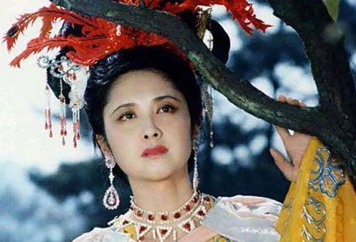 Được mệnh danh là 'mỹ nhân số 1 Trung Quốc', sao nữ 'Tây Du Ký' hai lần kết hôn nhưng chưa có con, gần 70 tuổi vẫn vô cùng quyến rũ