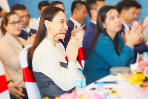 Đàm Thu Trang để lộ chiếc cằm nhọn hoắt khác lạ, rộ nghi vấn can thiệp 'dao kéo'