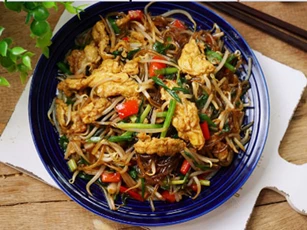 10 phút xong ngay miến xào trứng giá đỗ cho người giảm cân