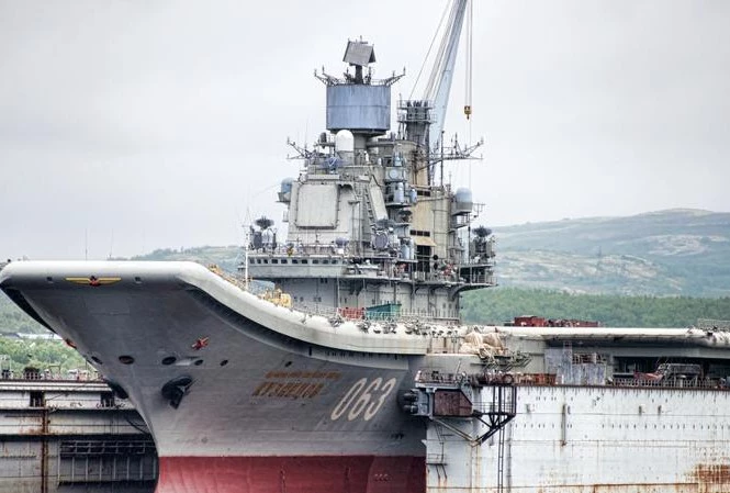 Tàu sân bay Kuznetsov của hải quân Nga.