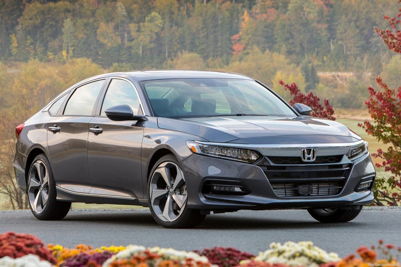 1. Honda Accord 2020 (giá khởi điểm: 24.020 USD).