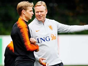 'Kẻ trục lợi' Frenkie de Jong