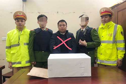 Mang 19 bánh heroin từ Nghệ An ra Bắc nhưng không thành