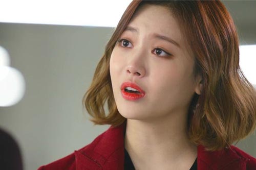 Bị mẹ chồng chê vụng về vì "có mấy mâm cỗ làm không xong", tôi cứng rắn đáp lại khiến cả nhà bênh vực