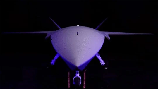Khám phá UAV khủng nhất thế giới khi có thể ‘cõng’ vệ tinh vào quỹ đạo
