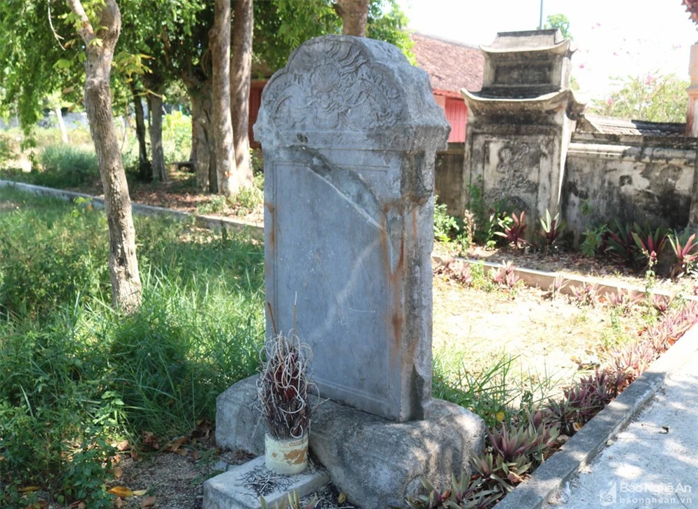 Ve dep doc la cua ngoi den co hang tram nam tuoi o Nghe An-Hinh-9