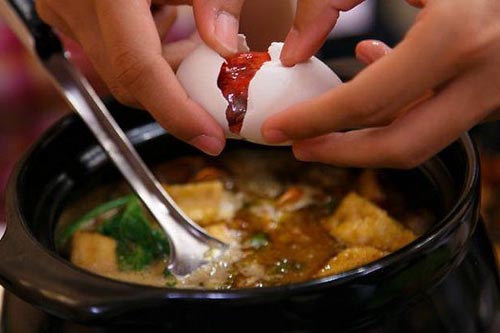 Chớ coi thường khi ăn lẩu trứng vịt lộn mùa đông