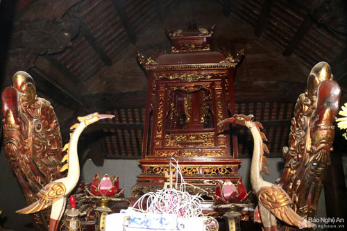 Cuốn hút 'nét chạm trổ phượng long' của ngôi đền cổ làng trung du Nghệ An