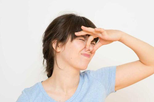 2 vị trí trên cơ thể 'bốc mùi' là dấu hiệu cảnh báo thận đang bị thương tổn