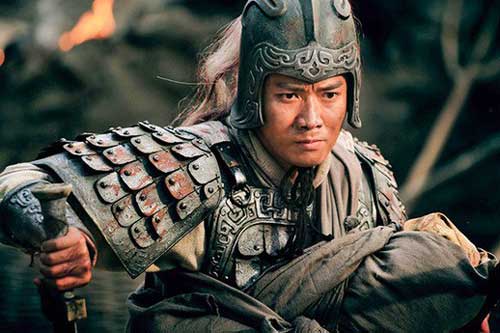 Được Lưu Bị ra sức lấy lòng, vì lẽ gì mà địa vị của Triệu Vân ở Thục Hán lại ngày một thấp hơn cả Hoàng Trung?