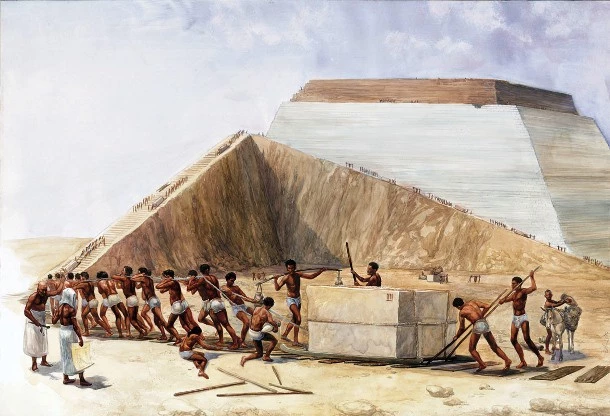 Các nhà nghiên cứu vẫn chưa xác định được cách xây dựng kim tự tháp của người xưa. Ảnh: Listverse.