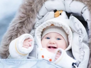 Muốn biết con có bị lạnh hay không, mẹ cứ sờ vào 2 bộ phận này