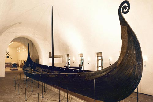 "Thuyền ma" hiện ra giữa cánh đồng mang hài cốt nữ hoàng 1.200 tuổi?