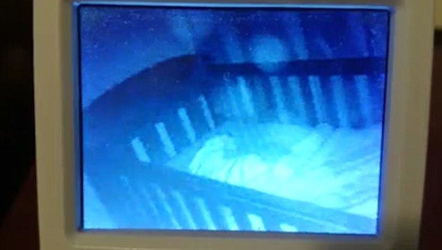 Phát hoảng vì thấy 'hồn ma" cạnh trẻ sơ sinh đang ngủ