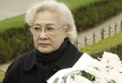 'Thần Vệ nữ phương Đông' bị hành hung năm 17 tuổi, con trai đánh đập thương tích đầy mình, đến 98 tuổi vẫn chưa hết gian khổ
