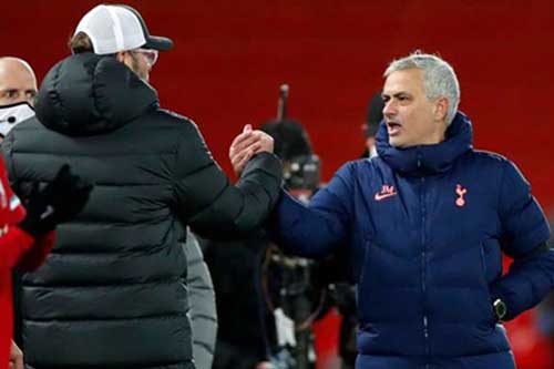 Mourinho: 'Nếu tôi cư xử giống Klopp thì đã bị đuổi khỏi sân'