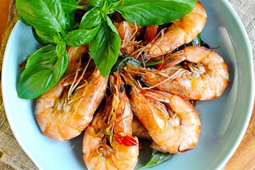 Cách làm tôm rim cay kích thích vị giác cho bữa trưa