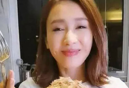 Nhìn thứ đắt đỏ như kim cương xuất hiện trong đĩa ăn của 'đệ nhất mỹ nhân TVB' mới thấy cô có số hưởng như thế nào