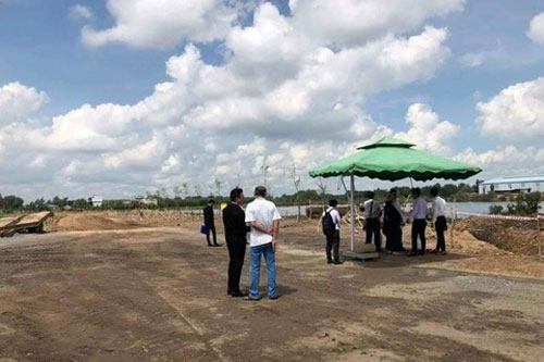 Nhà đầu tư bất động sản 'bế tắc' khi không ra được hàng trước Tết