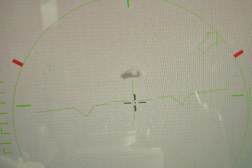 Trực thăng AH-64 Mỹ bị Mi-35 Nga "khóa mục tiêu"