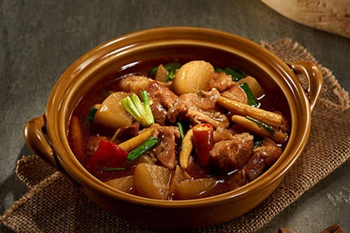 Cách làm chân giò kho củ cải đưa cơm ngày giá rét