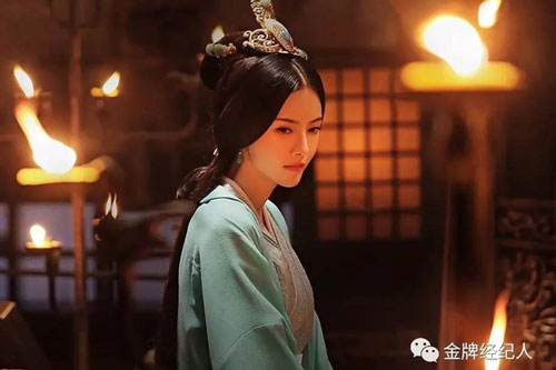 Mỹ nhân bị đồn là được 3 cha con Tào Tháo say như điếu đổ, một bước "lên tiên" vì tái hôn với kẻ thù nhưng có kết cục thê thảm