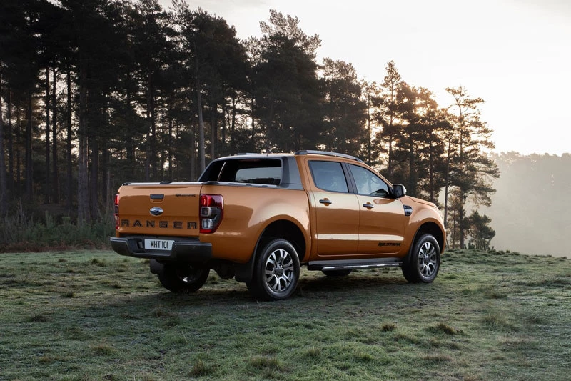 1. Ford Ranger 2020 (giá khởi điểm: 24.110 USD).