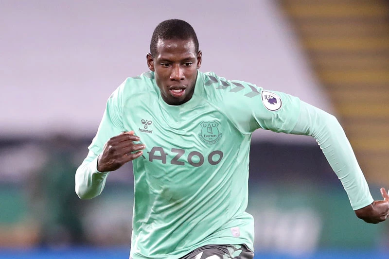 Tiền vệ trung tâm: Abdoulaye Doucoure (Everton).