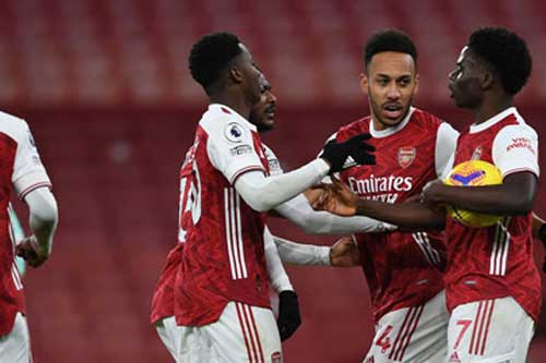 Hòa Southampton, Arsenal được hay mất?