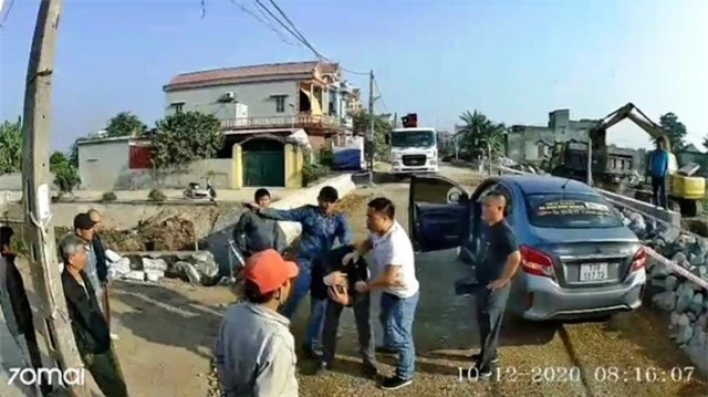 Xác định nhóm nghi can hành hung chủ xe khách ở Thái Bình - 1