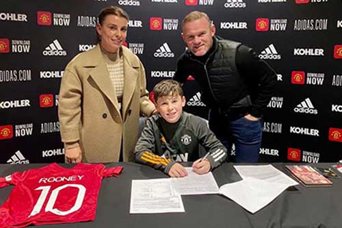 Con trai Rooney gia nhập học viện bóng đá M.U