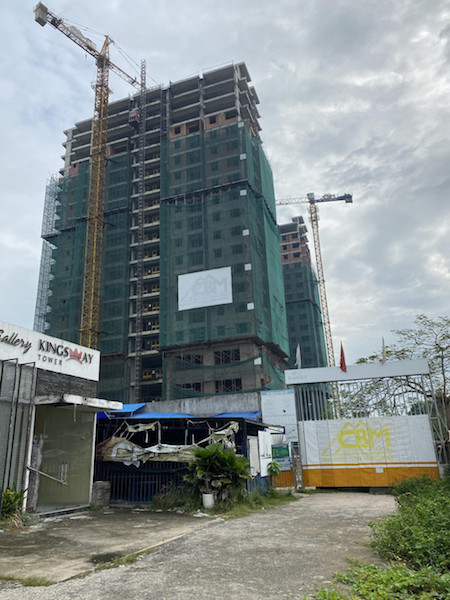 UBND quận Bình Tân cho biết đã chỉ đạo Công an quận xác minh làm rõ và xử lý vi phạm tại dự án Kingsway Tower.