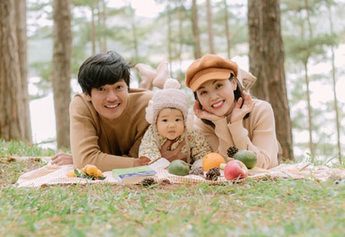 Quang Tuấn - Linh Phi tận hưởng kỳ nghỉ bên con gái