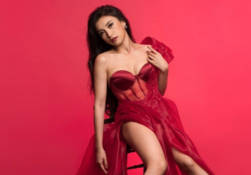 Tiêu Châu Như Quỳnh hát nhạc Quốc Bảo