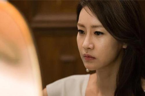 Nhìn thấy mức lương chồng trả cho giúp việc, tôi choáng váng tới mức muốn truỵ tim