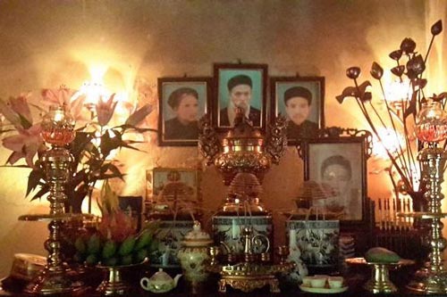 Ảnh thờ đột nhiên có 4 dấu hiệu này gia chủ cẩn trọng kẻo vận xui đeo bám, gặp họa sát thân