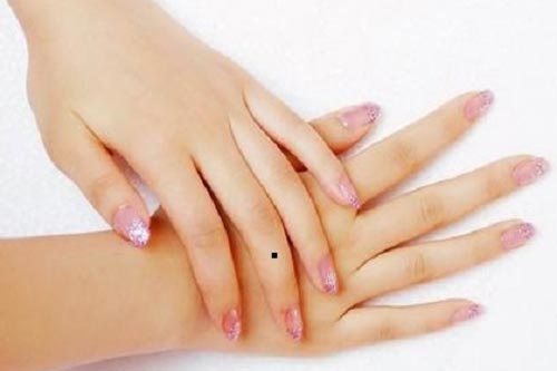 Phụ nữ có nốt ruồi ở 1 trong 3 vị trí "vàng son" là người tài hoa, hưởng phú quý trọn đời