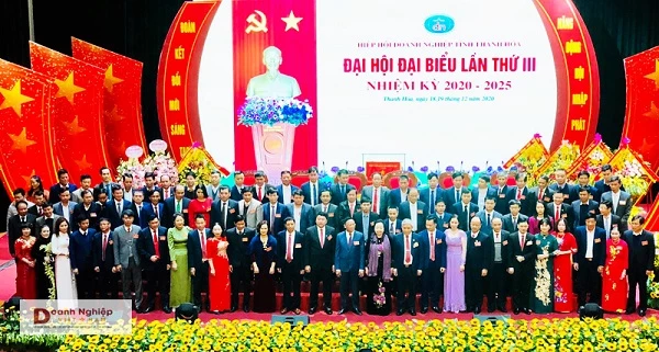 Ban chấp hành Hiệp hội DN tỉnh Thanh Hóa khóa III, nhiệm kỳ 2020-2025 ra mắt tại Đại hội.