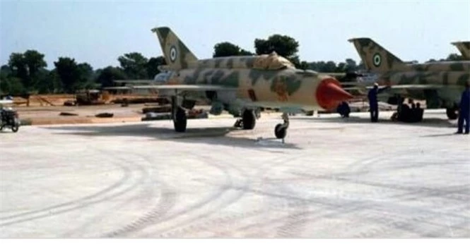 Nigeria rao bán trực tuyến 20 máy bay chiến đấu MiG-21 do Liên Xô sản xuất - ảnh 3