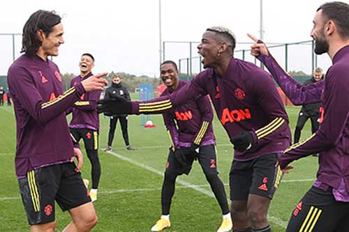 Cavani sẽ chơi trận M.U tiếp Leeds ở Old Trafford